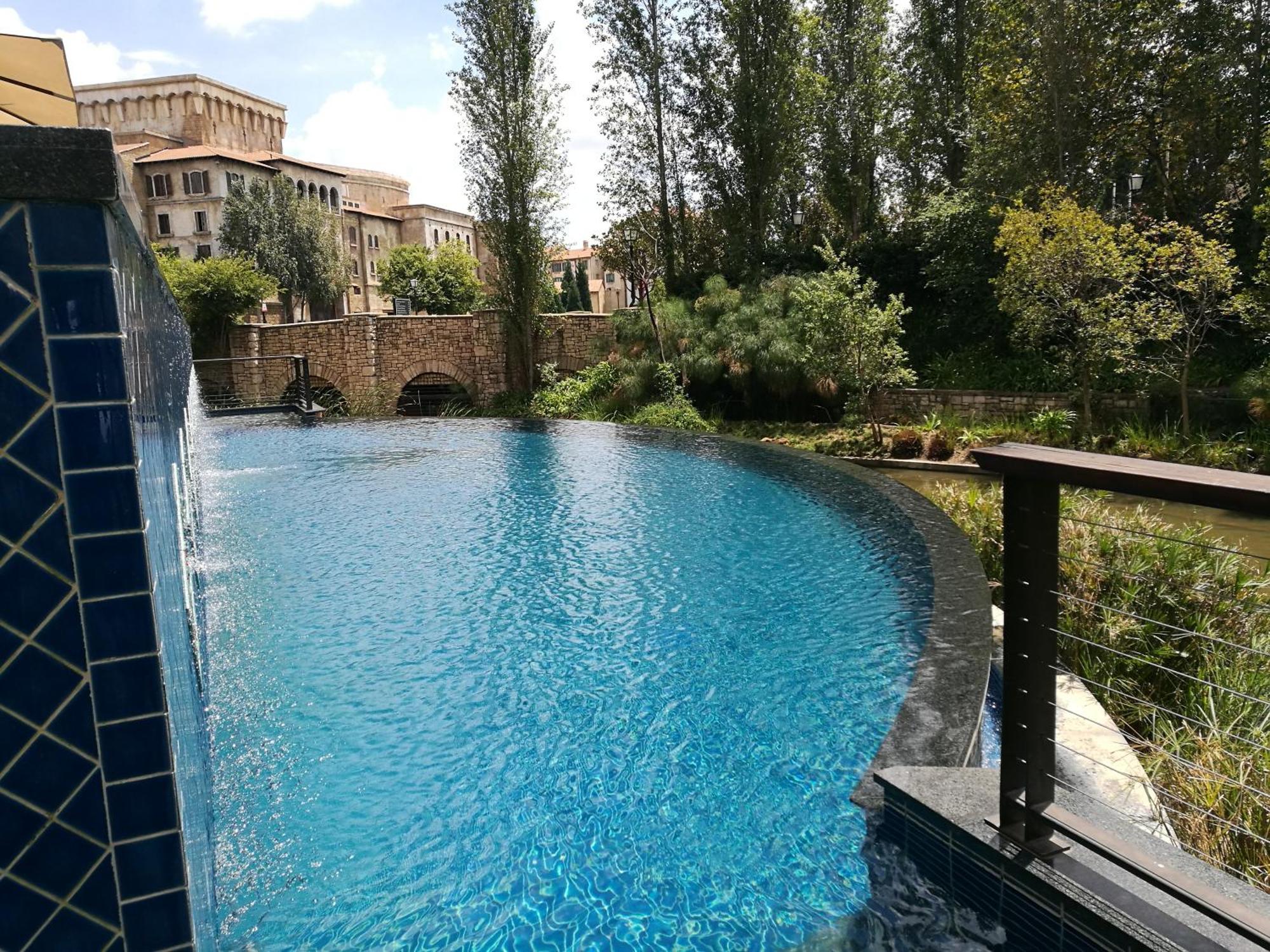 Pivot Hotel Montecasino Johannesburg Buitenkant foto