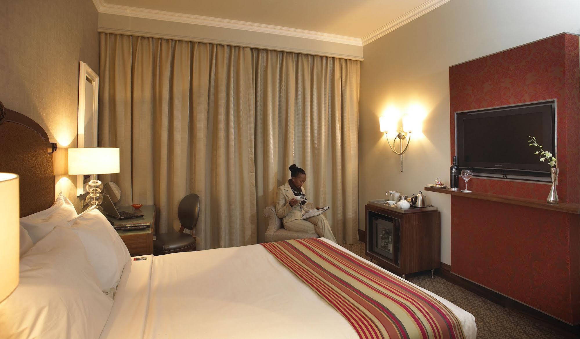 Pivot Hotel Montecasino Johannesburg Buitenkant foto