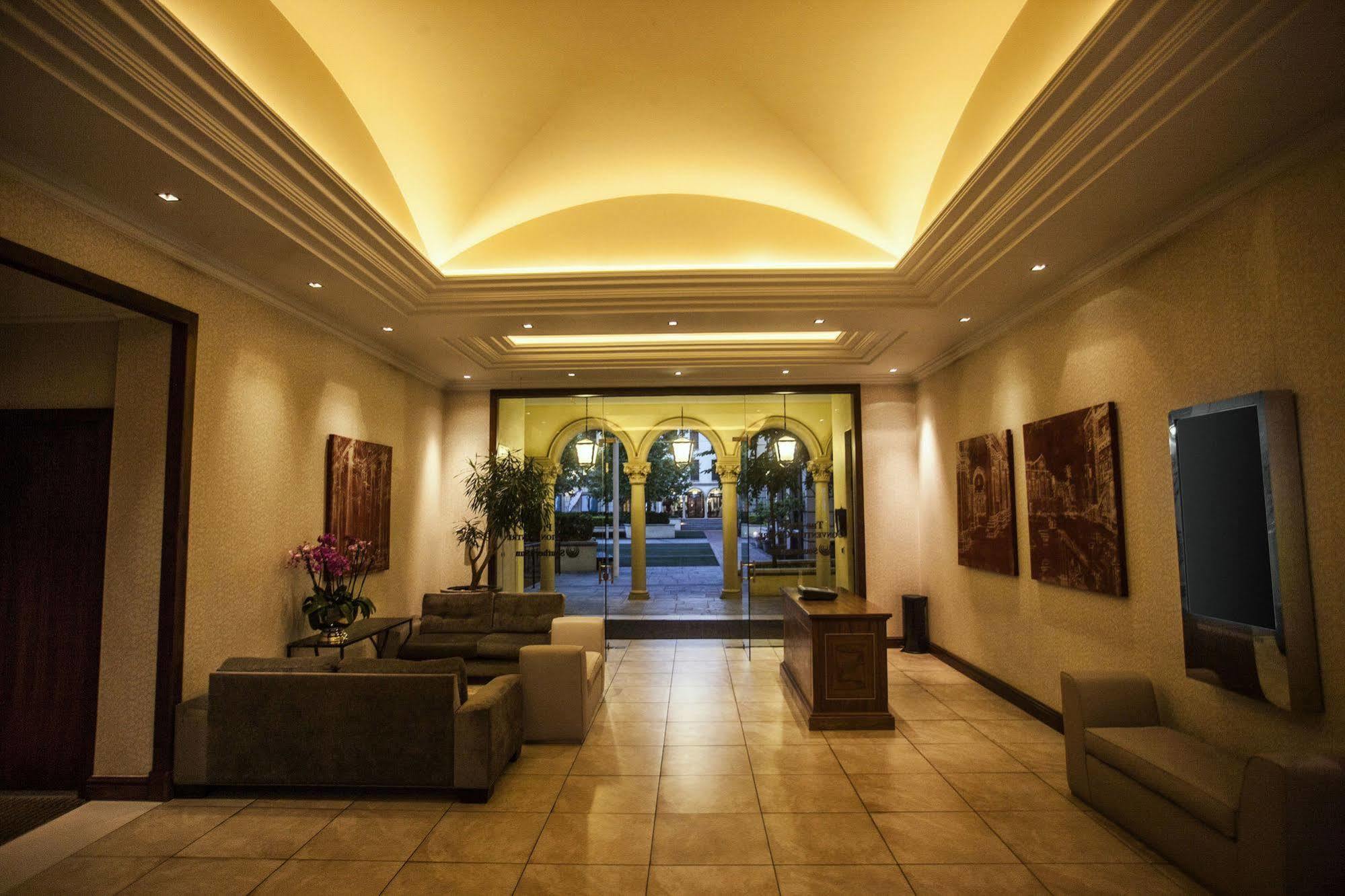 Pivot Hotel Montecasino Johannesburg Buitenkant foto
